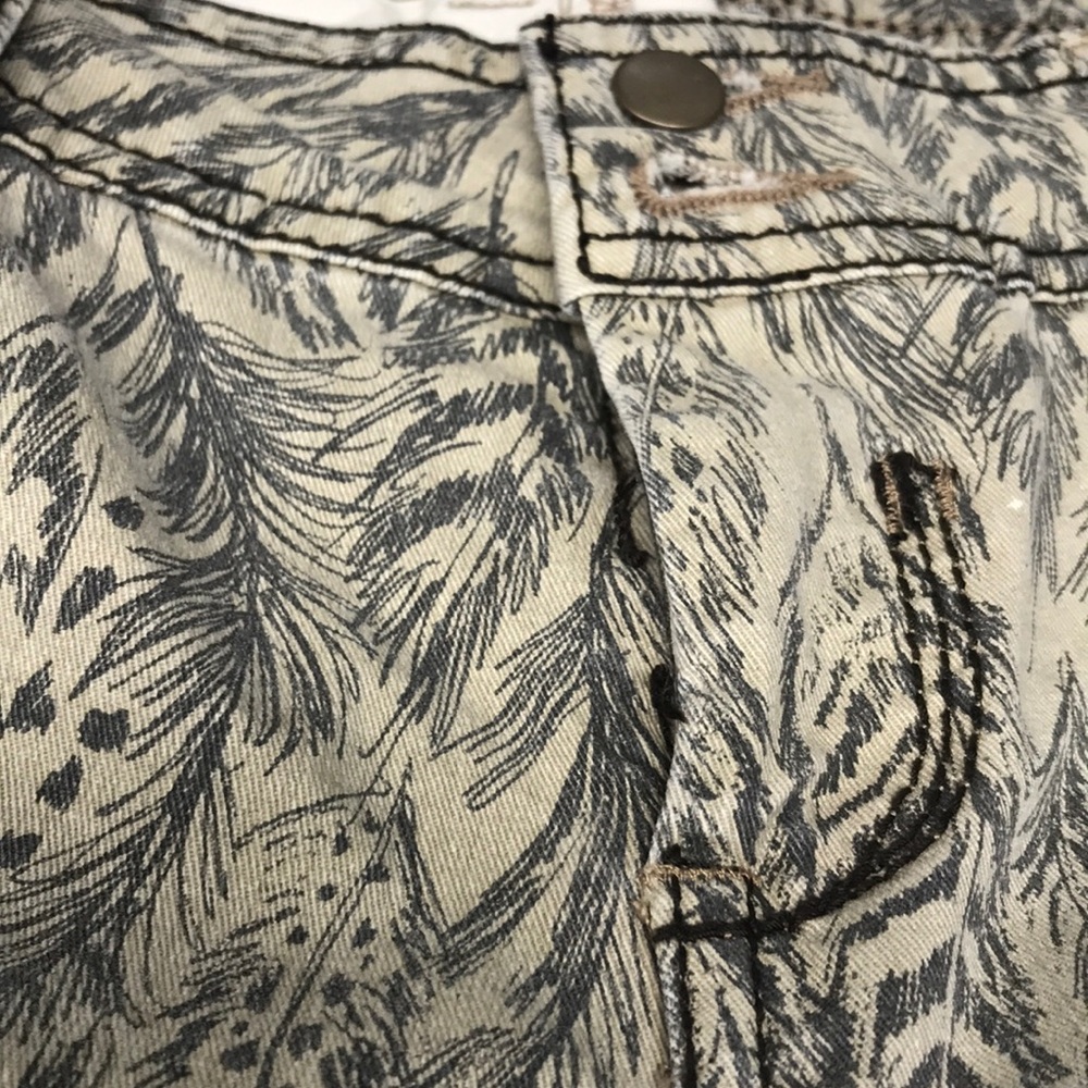 Feather patterned pants - Picture 3 of 3
